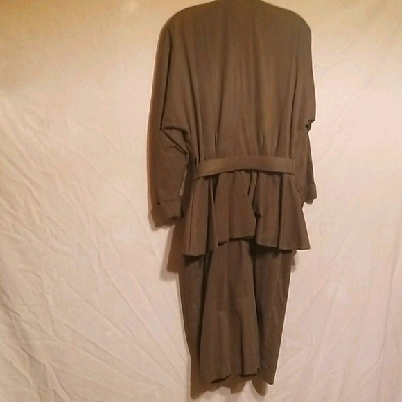 Olive green dress. - Picture 3 of 5